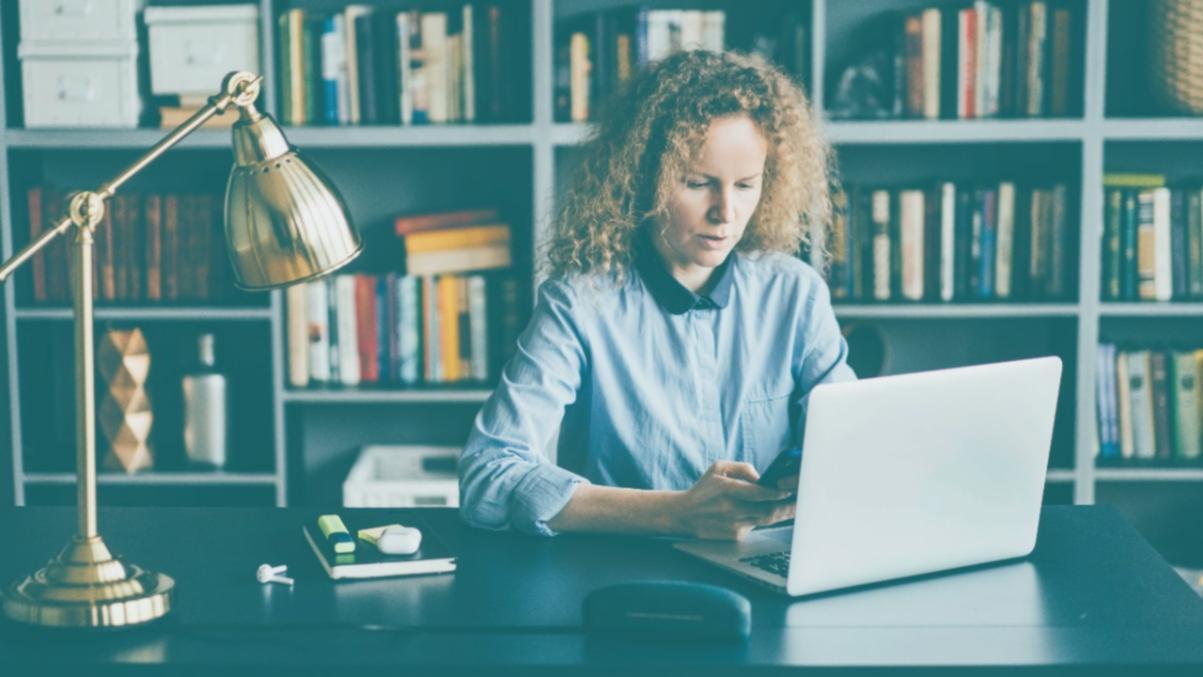 Analyse détaillée de données financières avec calculatrice et rapports